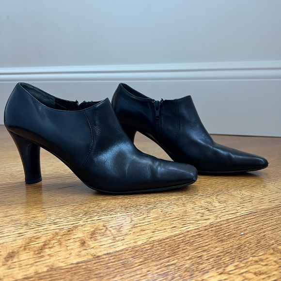 BLACK ANKLE BOOTS - Picture 2 of 6